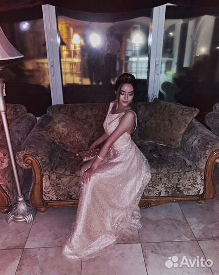 Вечернее платье