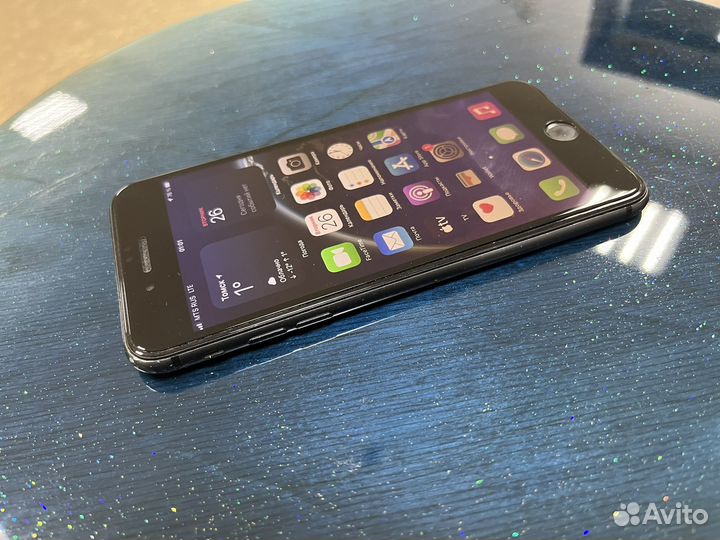 iPhone 8 Plus, 64 ГБ