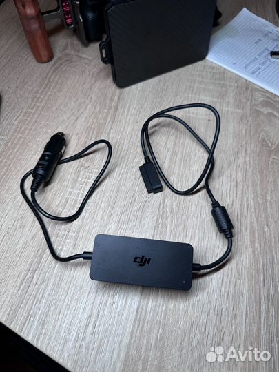 Автомобильное зарядное устройство DJI