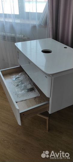 Тумба подвесная для ванной комнаты