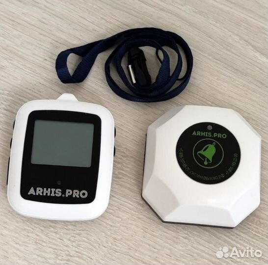 Кнопка вызова персонала к больному и часы пейджер