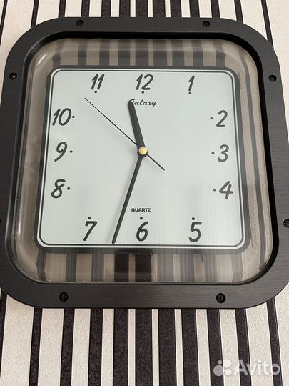 Ваза большая напольная, настенные часы