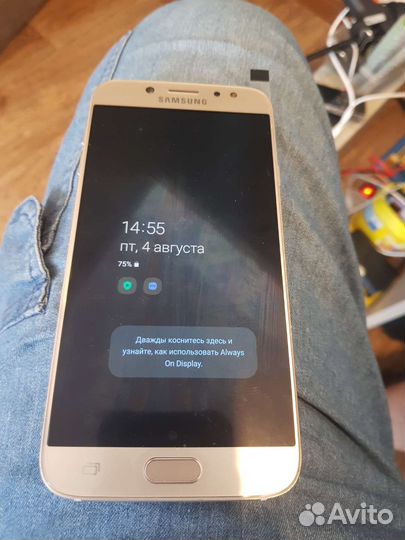Телефон Samsung J7