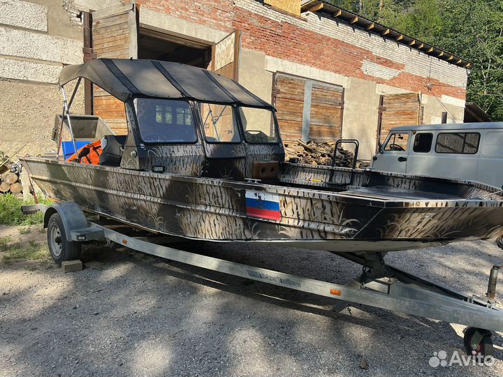 Катер водометный