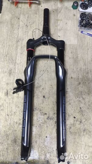 Rock Shox Reba RL29 с блокировкой на руле