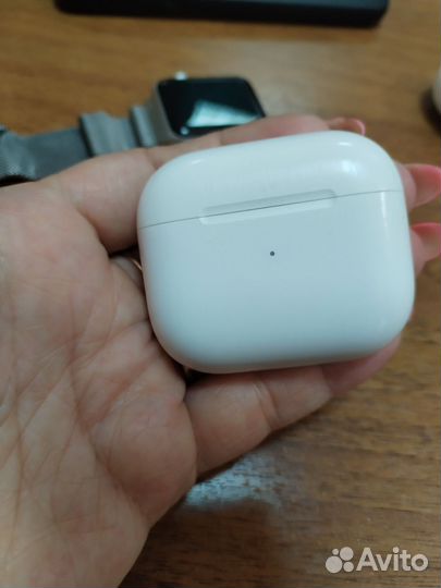 Беспроводные наушники apple airpods