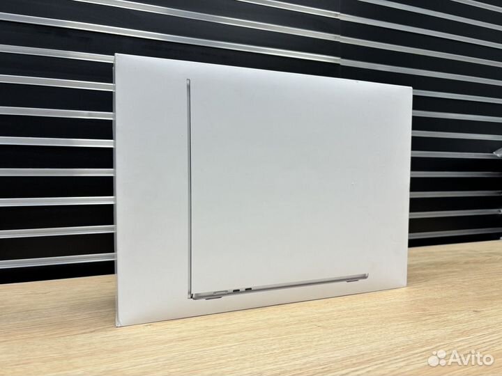 MacBook Air 13 M3 8/256GB Silver