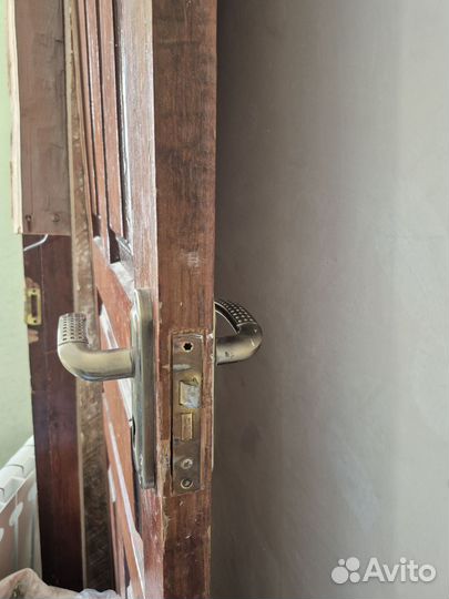 Дверь межкомнатная деревянная