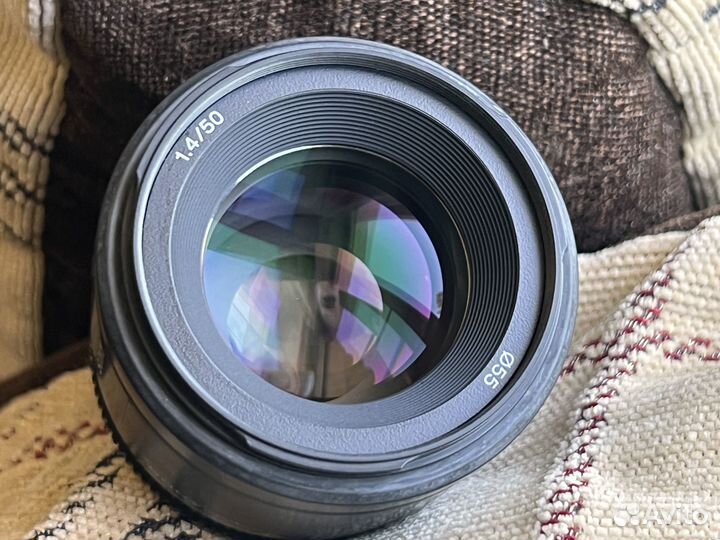 Sony 50mm f/1.4 SAL-50F14 хороший