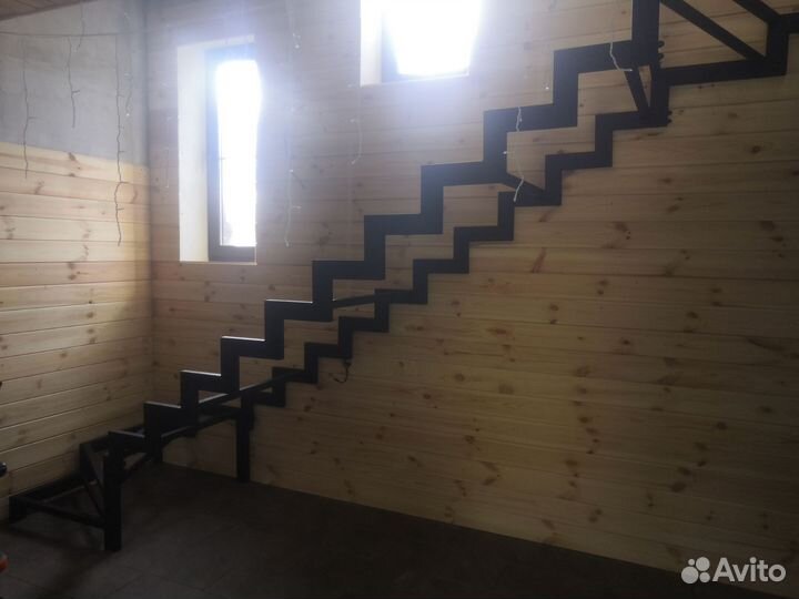 Металлическая лестница