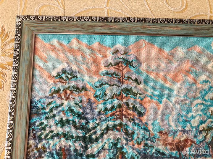 Готовая картина вышитая крестиком