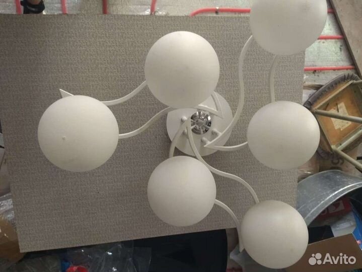 Люстры и светильники бу