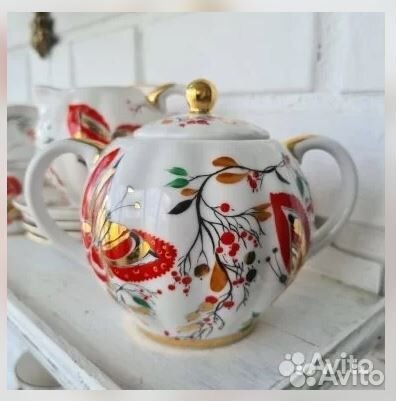 Фарфоровый чайный сервиз 