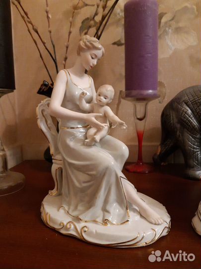 Фарфоровая статуэтка