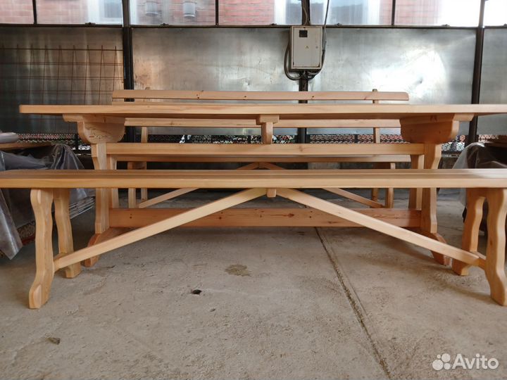Стол с лавочками