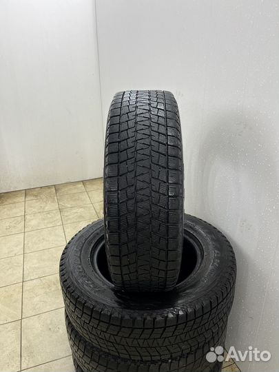 Bridgestone Blizzak DM-V1 205/70 R15