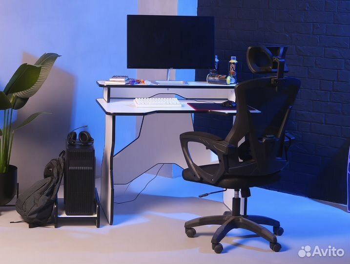 Компьютерный геймерский/игровой стол