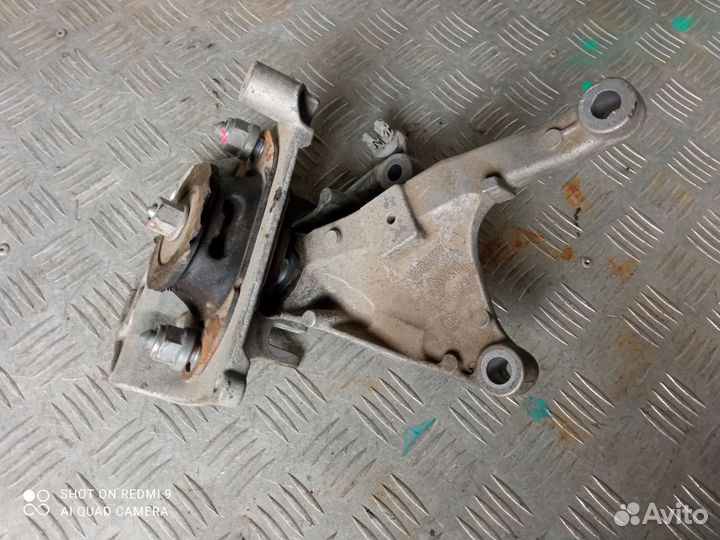 Опора МКПП Renault Sandero Stepway 2
