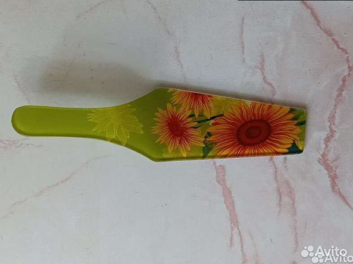 Блюдо с лопаткой