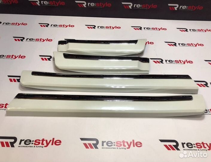 Молдинги дверей Toyota Land Cruiser 200