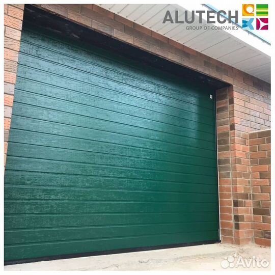 Секционные ворота для гаража alutech
