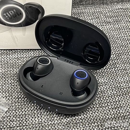 Беспроводные наушники JBL free II TWS черные б/у