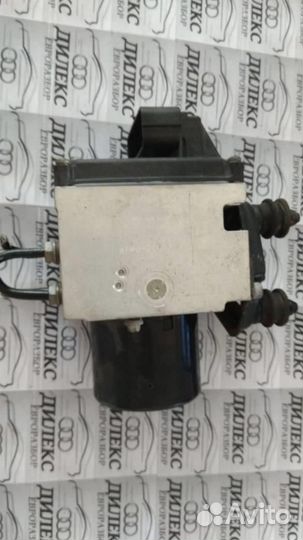 Блок ABS (насос) VW Passat (B6) 2005-2010