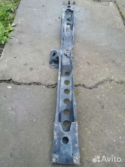 Траверса на Toyota Crown JZS143