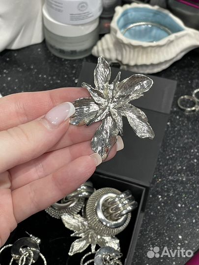 Серьги 5 пар, браслеты