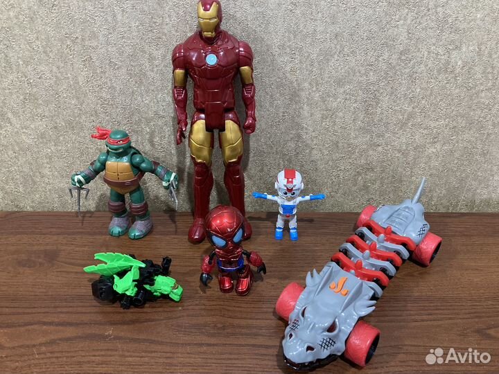 Игрушки пакетом- роботы