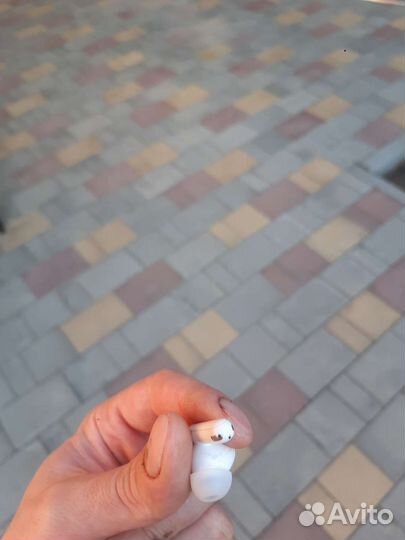 Левый наушник Oppo Enco Free 2i