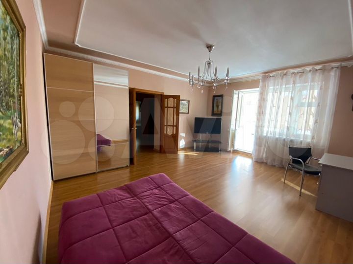 2-к. квартира, 65 м², 3/17 эт.