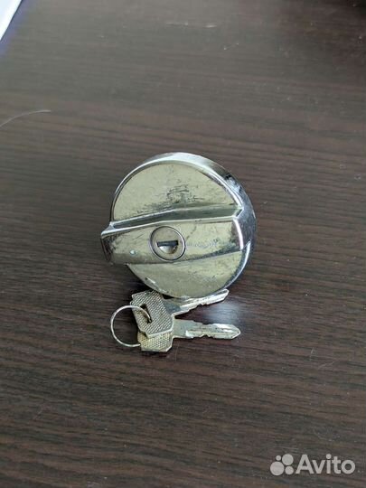 Крышка бочка бензобака на LADA с замком