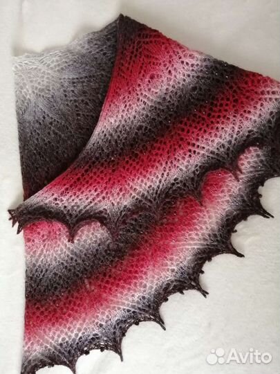 Шаль шерстяная с бисером ручной работы