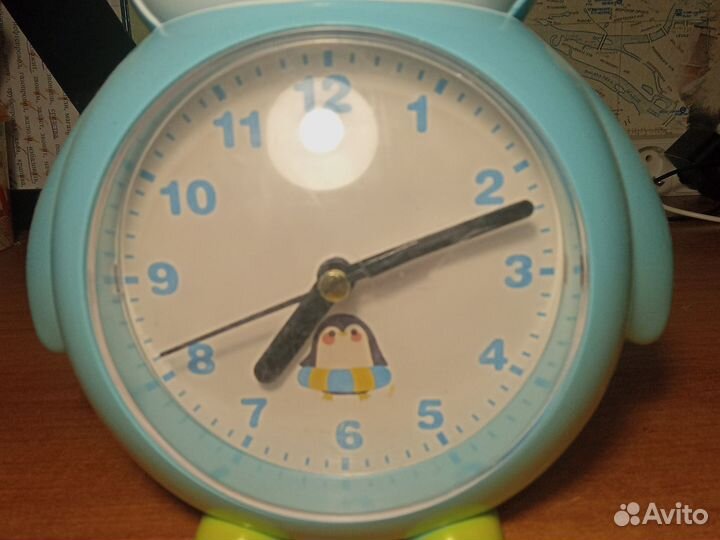 Часы в виде пингвина