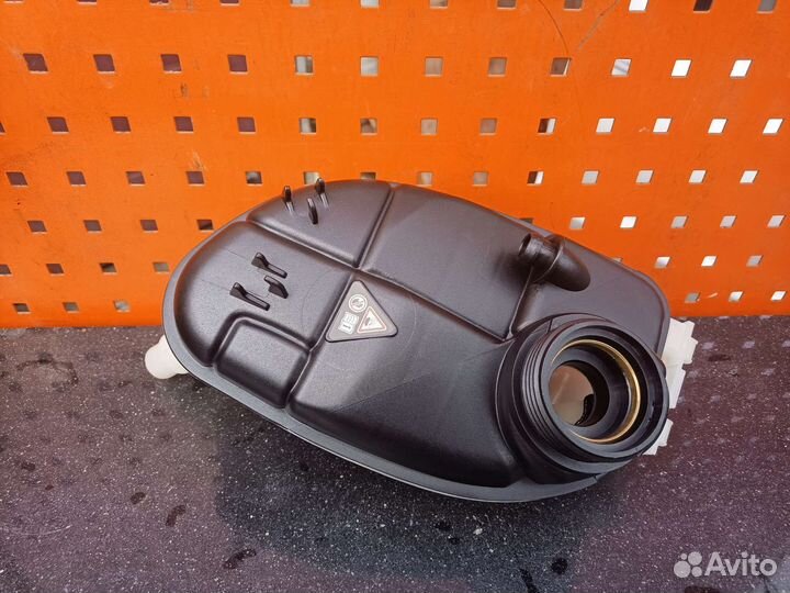 Расширительный бачок Mercedes Benz 246