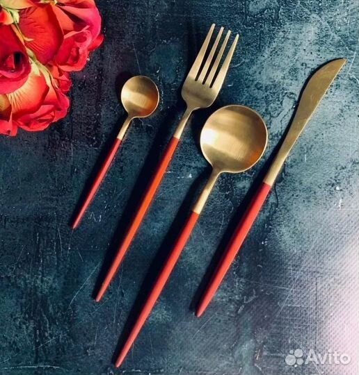 Набор столовых приборов 24пр. красный в под.уп