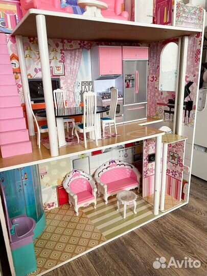 Огромный кукольный дом с лифтом, гаражом с машиной