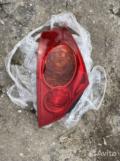 Пара задних фар Infiniti G 25 35