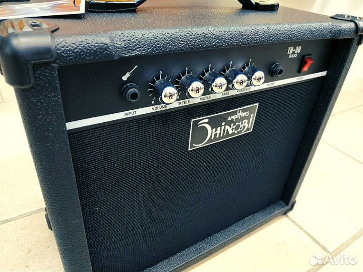 Комбоусилитель для бас гитары