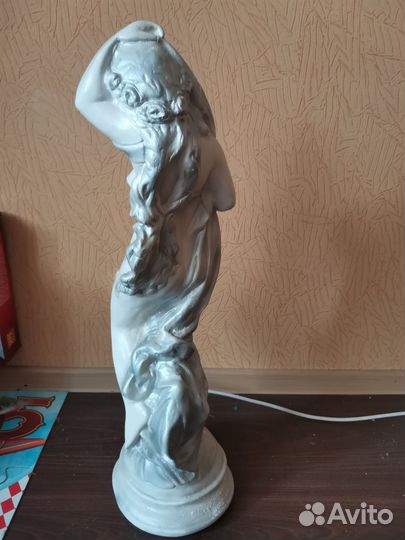 Фарфоровые статуэтки