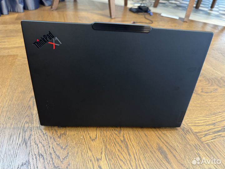 Lenovo ThinkPad X1 Carbon Gen 12 2024