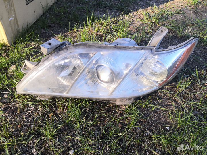 Оригинальные фары Toyota Camry дорест. 2008 ксенон