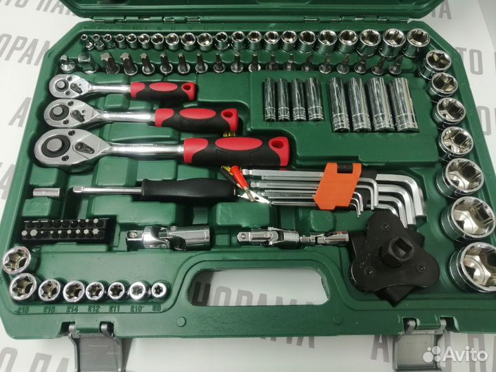Инструмент в наборе SATA на 121 предмет