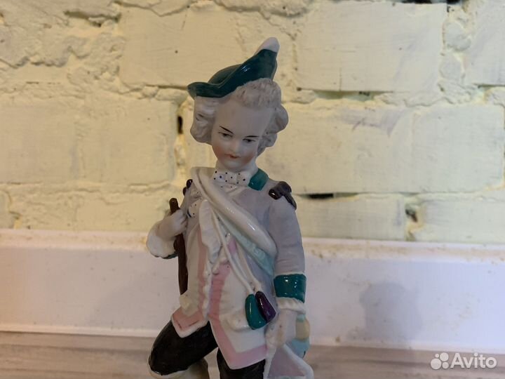 Статуэтка охотника 19 век Европа