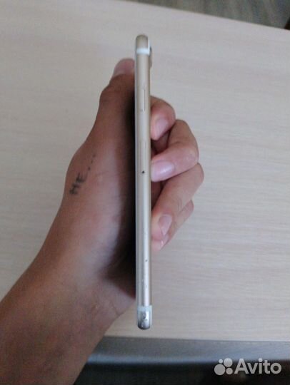 Телефон iPhone 7