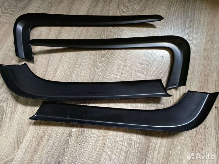 Накладки на молдинги переднего бампера LADA vesta