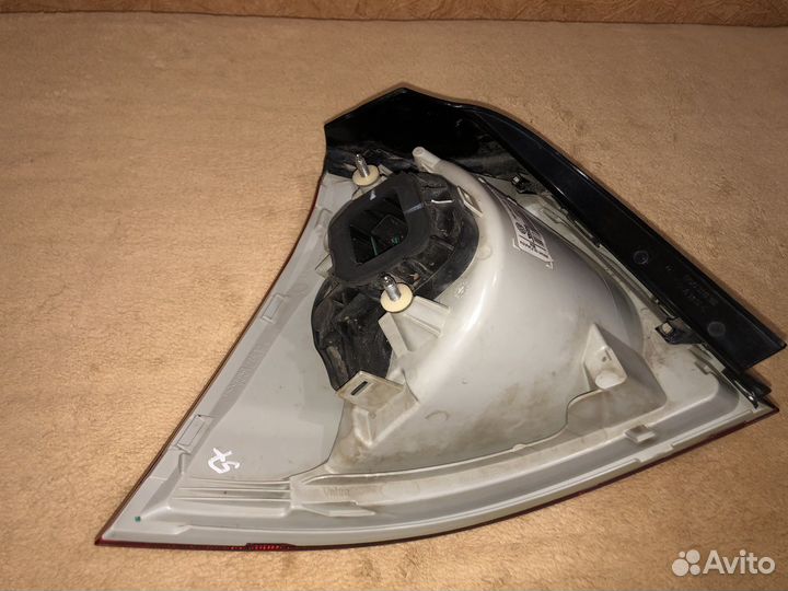 Фонарь правый VW Golf 5