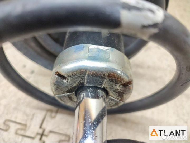 Стойка передняя правая toyota vitz