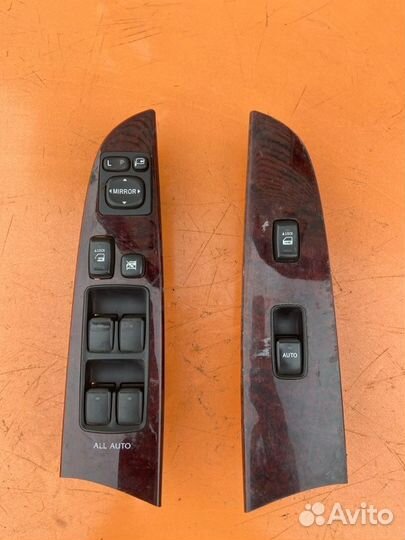 Блок управления стеклоподъемниками передний левый